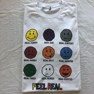 BNWOT Feel Real T-shirt